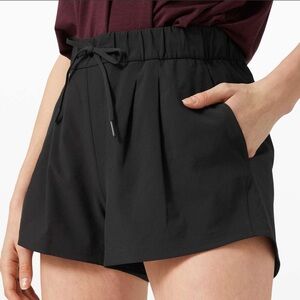 Stroll at sundown shorts